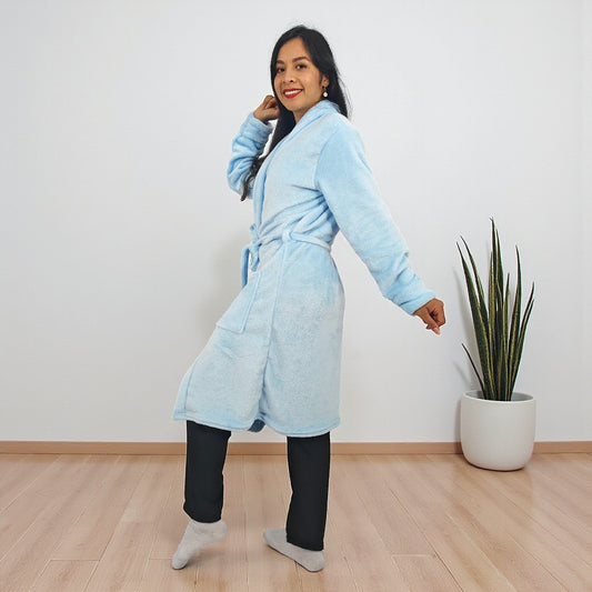 Bata para dama levantadora térmica unicolor azul bebé