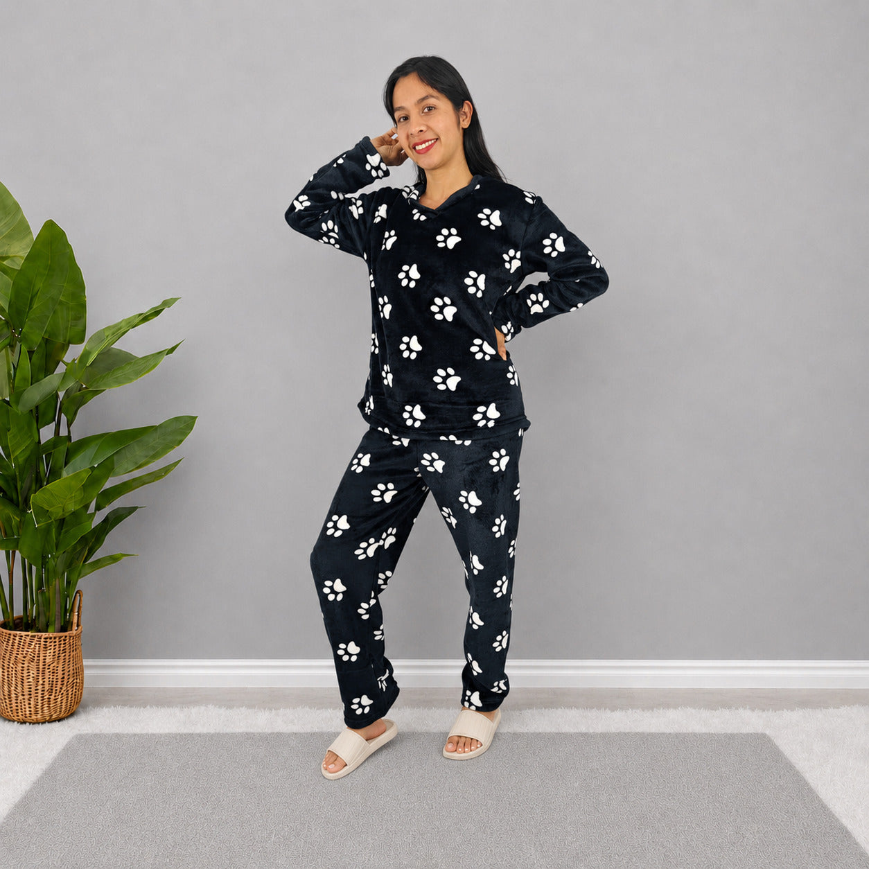 Pijama estampada Negro Huellas termica dos piezas sencilla para dama
