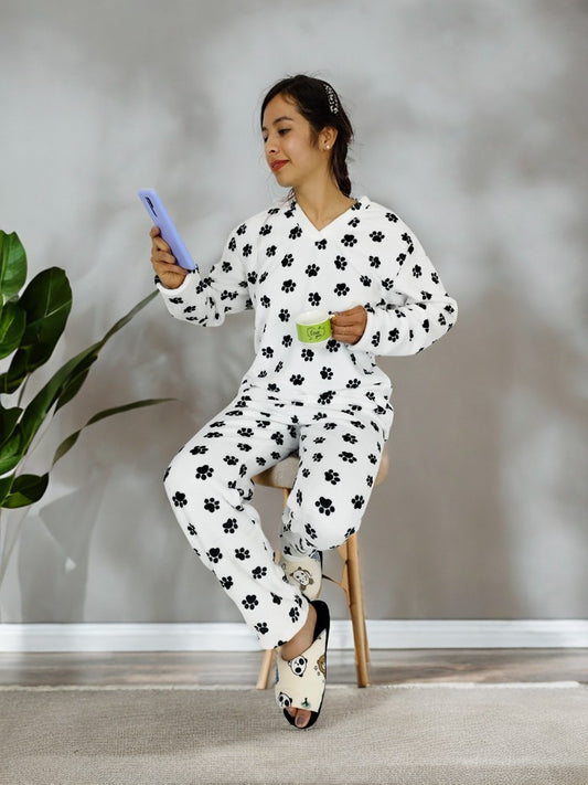 Pijama para dama estampada Huellitas termica dos piezas sencilla