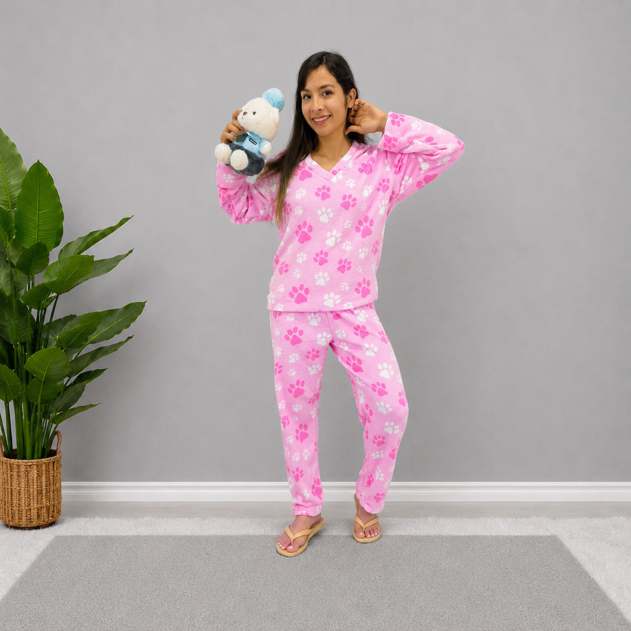 Pijama estampada rosado huellas fucsia termica dos piezas sencilla para mujer