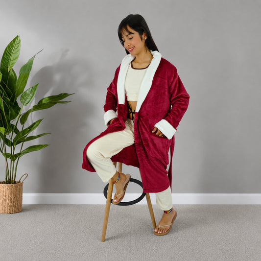 Bata para dama levantadora vinotinto cuello blanco térmica unicolor