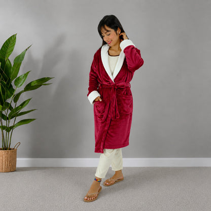 Bata para dama levantadora vinotinto cuello blanco térmica unicolor